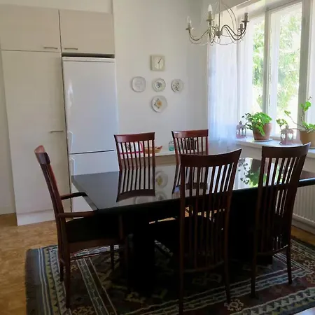 Apartament Knipnaes Laekarvillan *